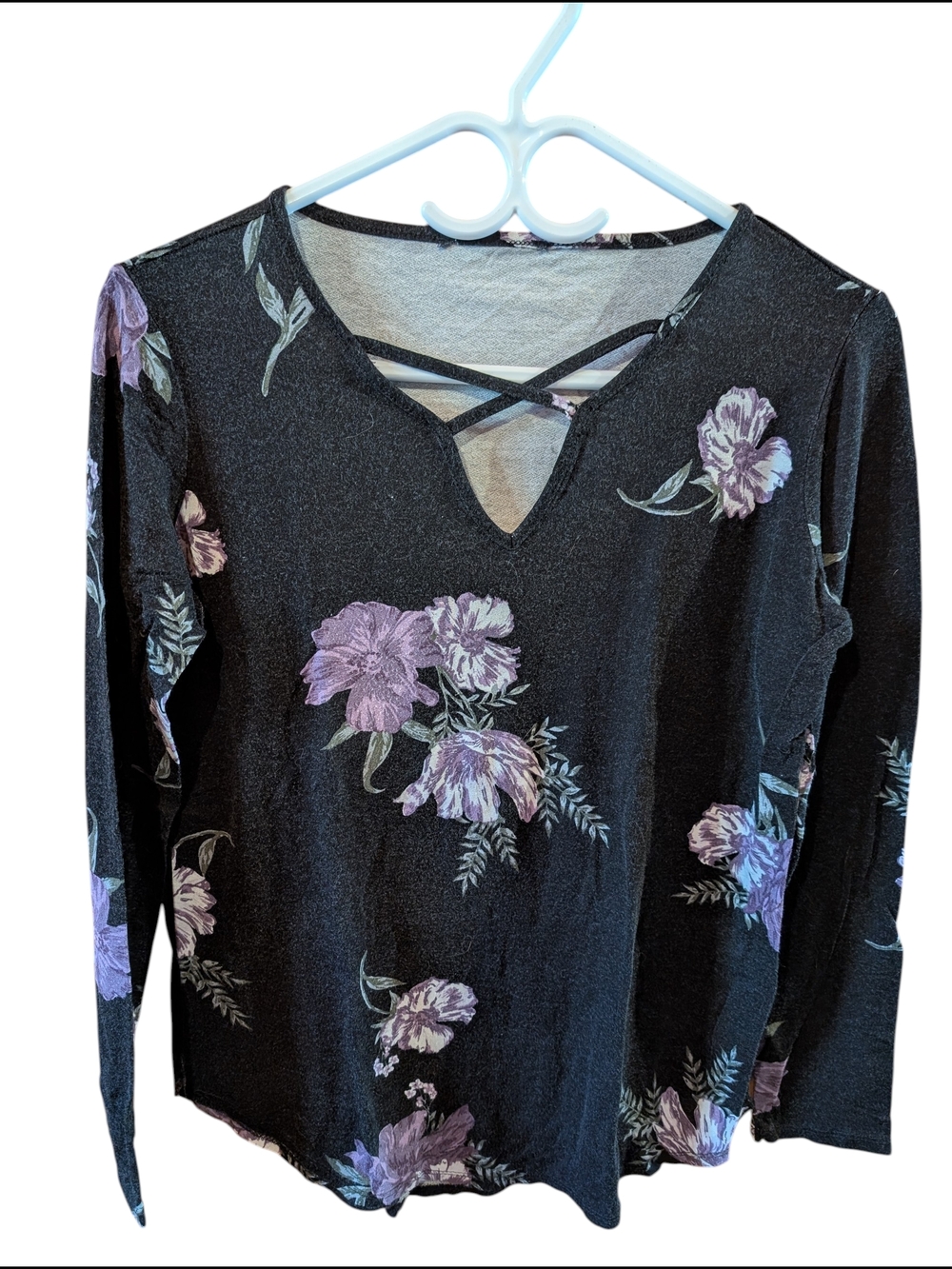 2/22$ Women's Black Floral Crisscross V-Neck Top - Purple Bloom